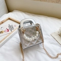 Bolso infantil de charol plateado con asa de perlas y correa de cadena dorada - Plateado