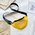 Sac de poitrine jaune en toile pour enfants avec sangle lettrée et patch tendance - Jaune