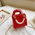 Rote Lackleder gesteppte Mini-Handtasche für Mädchen mit Perlengriff und Goldkette - Rot