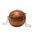 Mini-Umhängetasche für Mädchen in Basketball-Form mit realistisch brauner Textur und Kette - Braun