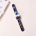 Klapparmbanduhr für Kinder mit Astronauten-Motiv und buntem Silikonarmband - Schwarz