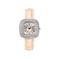 Détail de la lunette carrée en diamant et du bracelet en cuir beige pour cette montre - Blanc Cassé