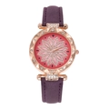 Details einer Roségold-Quarzuhr mit Strass-Blumenzifferblatt und lila Wildlederarmband - Lila