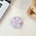 Detail der MagSafe Halterung mit glitzernden Pailletten und Kirschblüten aus Harz - Magnetisch Macaron Pailletten Sakura Nr. 4