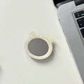 Dettaglio supporto telefono orecchie gatto con cornice perlata e specchio grigio - Impugnatura Trasparente - Specchio Gatto Conchiglia - Bianco Crema