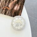 Dettaglio del supporto per telefono con delfino e cuore, strass e base glitterata - Zirconia Bianca-Bianco (Specchio Delfino Glitter Magnetico)