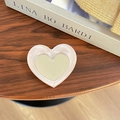 Specchio per supporto cellulare a cuore glitter rosa su tavolo in legno scuro - Supporto specchio cuore / Rosa Perlato