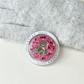 Macro shot of magnetic phone grip featuring glitter pink quicksand and silver mirror bear - Colorful Bear Mirror No. 9 (Gift Magnetic No. 9)