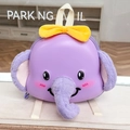 Dettaglio zaino bimbo elefante viola con orecchie di peluche e fiocco giallo - Elefante Viola