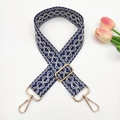 Bandoulière ethnique large avec motif géométrique argenté et crochets dorés - Boucle Dorée / Bleu
