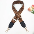 Dettaglio tracolla per borsa con stampa leopardata e moschettoni in metallo dorato - Leopardo Marrone (Fibbia Dorata)