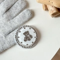 Dettaglio del supporto per telefono a forma di orso con strass e finitura argento - Bianco (Specchio Orso Jelly / Zirconia Bianca)