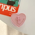 Supporto per cellulare a cuore in pelle rosa con cuciture e croce 3D a rilievo - Supporto Magnetico - Rosa