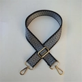 Verstellbarer Taschenriemen mit schwarz-weißem Zickzackmuster und goldfarbenen Haken - Nr. 9 Silberfaden / Silberverschluss