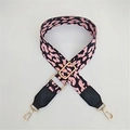Dettaglio tracolla in tela leopardata rosa con ganci girevoli in metallo dorato - Rosa