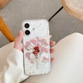 Detail der transparenten iPhone-Hülle mit echten rosa Trockenblumen Goldfolie und Perle - iPhone 7/8/SE 2020 / Rosa Rose Gypsophila Goldfolie Stil