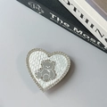 Detail of heart-shaped magnetic phone grip with white crocodile leather and rhinestones - Transparent Stand-Snakeskin Heart Bear Mirror-White