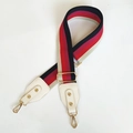 Tracolla larga a righe regolabile con pelle color crema e fibbie in metallo dorato - Motivo Nero Rosso + Pelle Bianca