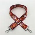 Detalle de correa étnica floral para bolso con ganchos y hebillas de metal plateado - Patrón 3 Hebilla Plateada
