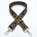 Tracolla in stile etnico con motivi geometrici colorati e ganci metallici dorati - Base Nera Giallo Blu Rombo (#3)