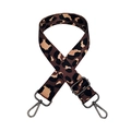 Detail eines Jacquard-Schultergurts mit Leopardenmuster und Metallhaken in Anthrazit - Kaffee mit Gunmetal Schnalle