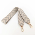 Thick wide shoulder strap with beige and grey chevron jacquard and gold metal clasps - Grey Blue