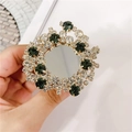 Grüner Kristall Blumen Handyhalter mit integriertem Spiegel und goldenem Strass-Metallsockel - Edelstein Halter Nr. 25 / Graugrüner Spiegel mit vollem Diamanten