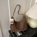 Borsa hobo capiente leopardata marrone con catena dorata e ciondolo peluche - Caffè Con Ciondolo