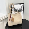 Grande borsa tote beige con dettagli leopardati e ciondolo a orsetto per il pendolarismo - Bianco con pendente