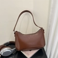 Bolso hobo vintage de cuero PU marrón oscuro con cremallera y logotipo minimalista - Tostado