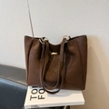 Chic brown leather tote bag for women with gold oval hardware and dual shoulder straps - No Pendant / Brown