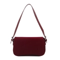 Bolso de hombro minimalista de gamuza burdeos con solapa y detalles plateados - Rojo