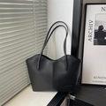 Bolso tote negro minimalista de gran capacidad en piel texturizada con asas dobles - Negro