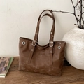 Bolso tote retro de cuero desgastado marrón con ojales plateados y correa ajustable mujer - Marrón