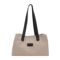 Bolso tote minimalista de lona beige con correas de cuero negro y detalle de parche - Negro
