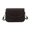 Borsa a spalla retrò marrone scuro con dettagli dorati e logo inciso di tendenza - Marrone