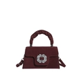 Elegante borsa bordeaux opaca con fibbia in strass e manico a pieghe su sfondo bianco - Rosso