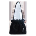 Borsa a secchiello minimalista in pelle scamosciata nera con coulisse e tracolla sottile - Nero