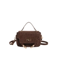 Elegante bolso bandolera café oscuro con textura de leopardo y cierre dorado - Marrón