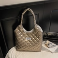 Borsa tote trapuntata color oro champagne con motivo a rombi per il pendolarismo - Champagne
