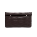 Dunkelbraune geflochtene Clutch-Tasche mit eleganten goldenen Metallringen am Klappendeckel - Kaffeebraun