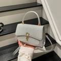 Sac bandoulière argenté élégant avec strass et fermoir en fer à cheval chic - Argenté