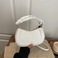 Bolso bandolera chic blanco en media luna con asa de nudo y correa ajustable - Blanco
