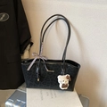 Black leopard print tote bag with gold lettering and white plush kitty keychain - With Pendant / Black