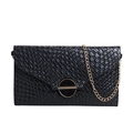 Elegante schwarze gewebte Umschlagtasche mit goldenem Schloss und Kettenriemen - Schwarz