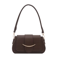 Bolso de hombro marrón con textura de cocodrilo y adorno metálico dorado de media luna - Marrón