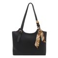 Minimalistische schwarze Leder-Tote-Bag mit elegantem Seidenschal und Goldbeschlägen - Schwarz