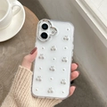 Funda iPhone blanca brillante con cerezas 3D plateadas y marco de cámara de nube en mano - Marco Galvanizado - Epoxi con Purpurina - Cuentas de Plata y Circonita Blanca Cereza Pequeña / iPhone 17 Pro Max