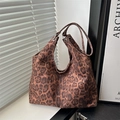 Große Retro-Tasche mit Leopardenmuster und breiten Trägern für den täglichen Arbeitsweg - Braun