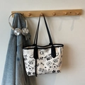 Large capacity tote bag with black cartoon graffiti prints and leather shoulder straps - Black